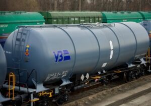 Українська залізниця придбала 115 вагонів-цистерн для європейської колії