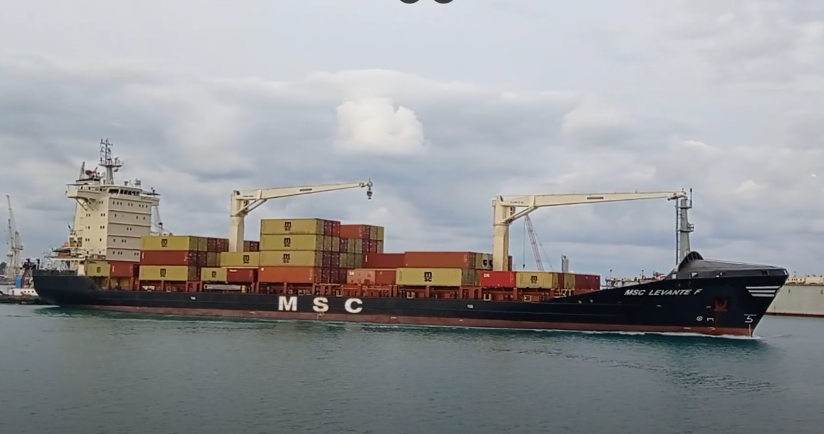 Перший контейнеровоз після початку повномасштабної війни прибув до Одеси