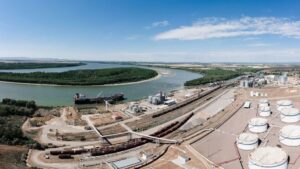 Важливий для України порт у Молдові купує Румунія
